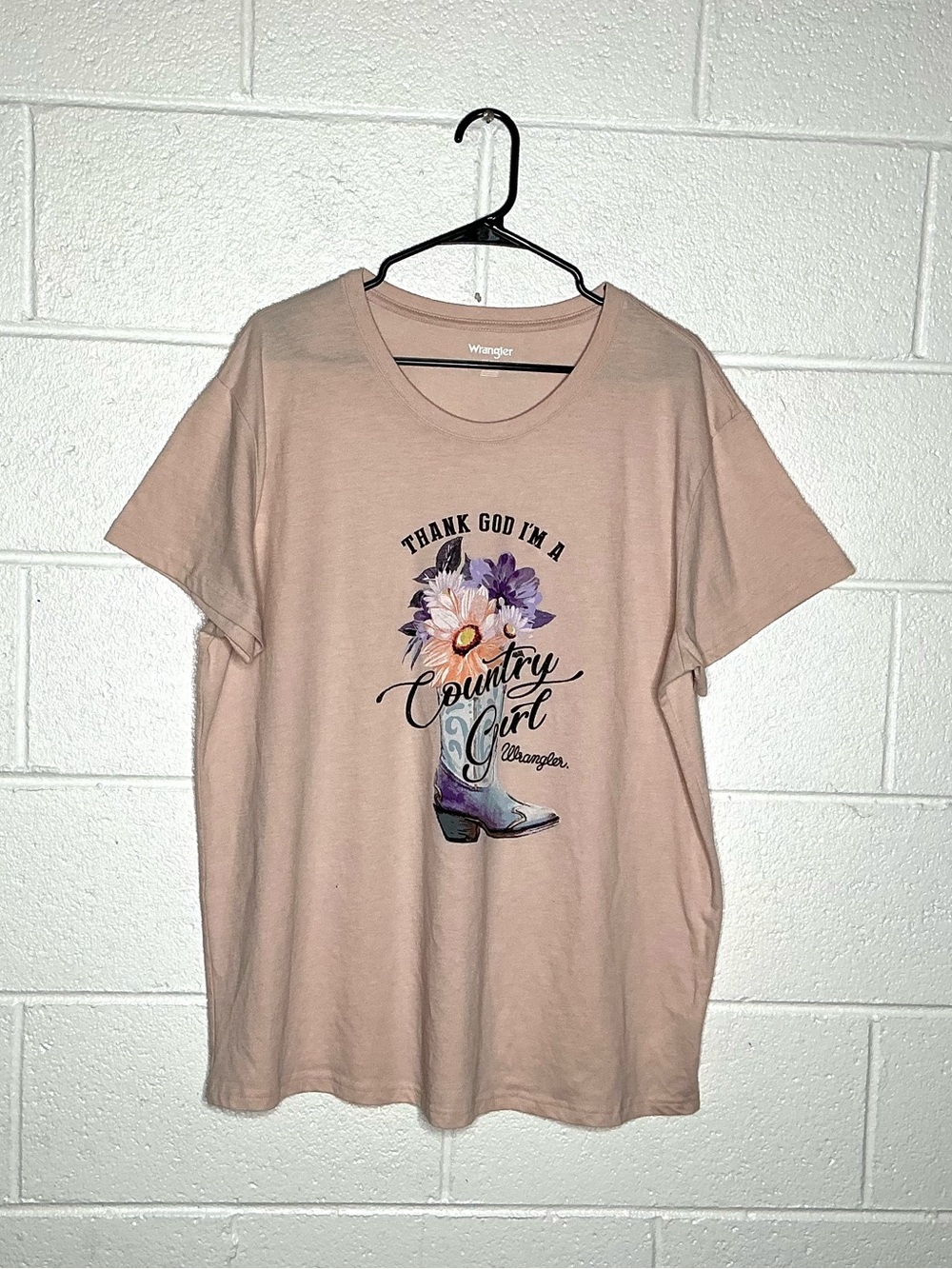 < Wrangler Thank God I’m A Country Girl Graphic Tee >